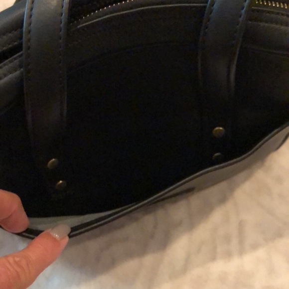 Vintage Dooney&Bourke all leather9x8x3 8” drop - Picture 12 of 15